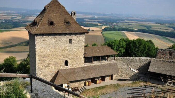 Hrad Starý Jičín. Foto: Petr Fabian. Zdroj: Hrady-zříceniny.cz