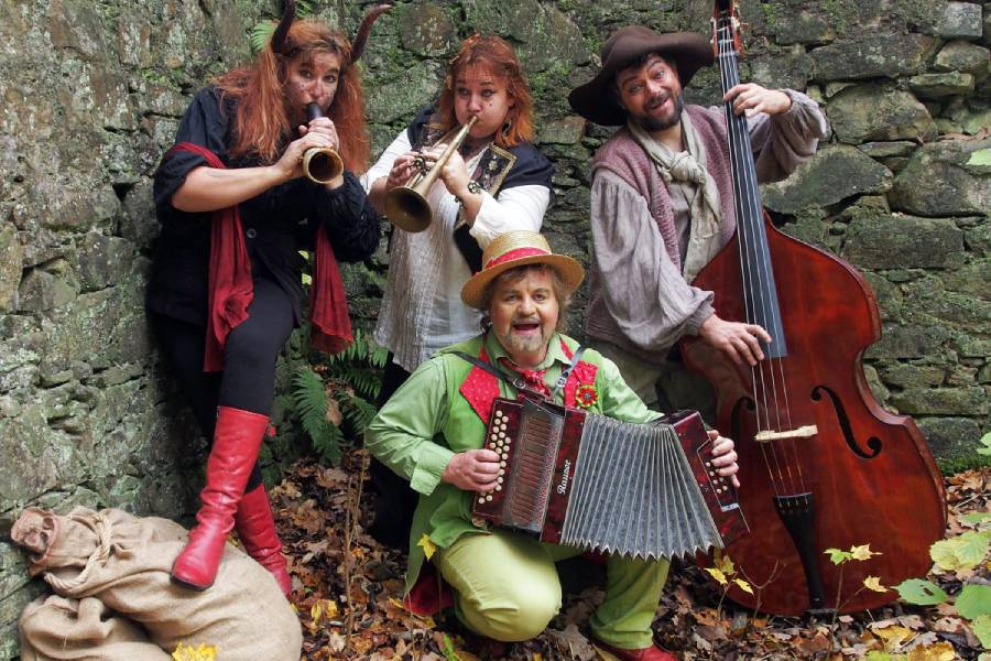 Kapela Rybníkáři. MAŠKARNÍ SDRUŽENÍ spolek pro udržování tradic v Milevsku