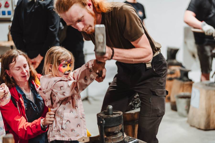 Den Země v Kovozoo ve Starém Městě. Autor: Martin Zemánek. Zdroj: Kovozoo, kovozoo.cz