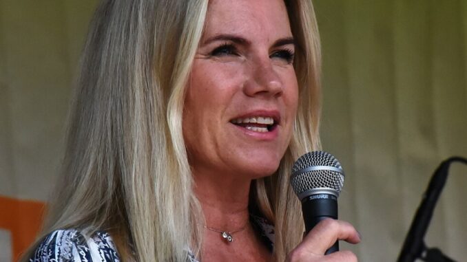 Leona Machálková. Zdroj foto: https://commons.wikimedia.org/ David Sedlecký / CC BY-SA 4.00 , upravena velikost