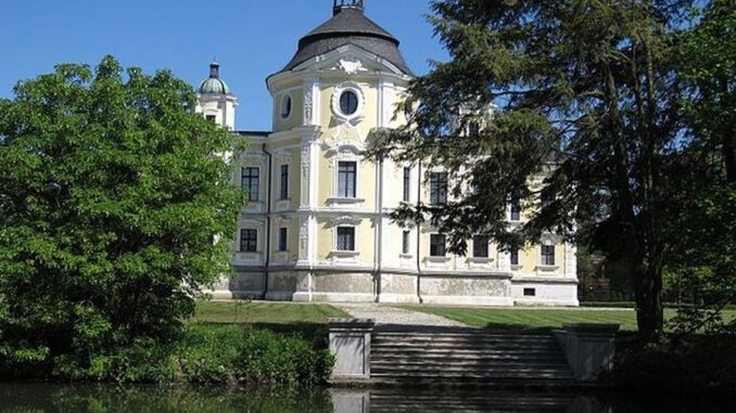 Zámek Kravaře, jižní průčelí. Zdroj: Creative Commons (CC BY-SA 4.0). Autor: Vlach Pavel