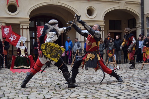 Turnaj pro královnu. Zámek Mníšek pod Brdy. Zdroj: Petr Digrin