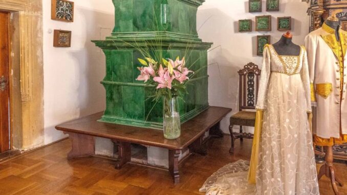 Květinová výzdoba hradu Šternberk. Zdroj: Národní památkový ústav