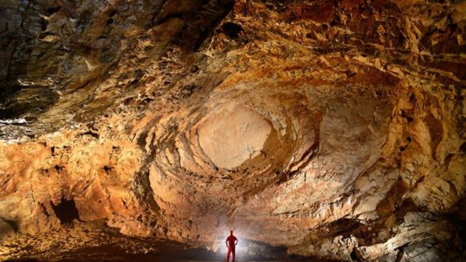 Den otevřených dveří v Býčí skále. Ilustrační foto: Philippe Crochet a Annie Guiraud. Zdroj: ZO ČSS 6-01 Býčí skála