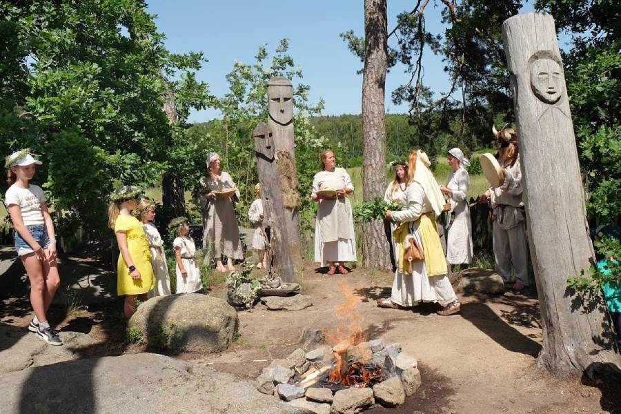 Slunovrat v Zeměráji. Zdroj: Park Zeměráj