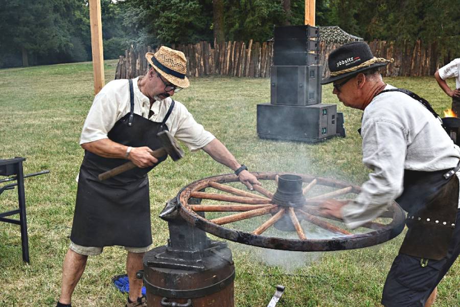 Josefkol sdružuje desítky nejlepších mistrů řemesel z celé ČR.. Zdroj: Historické kočáry