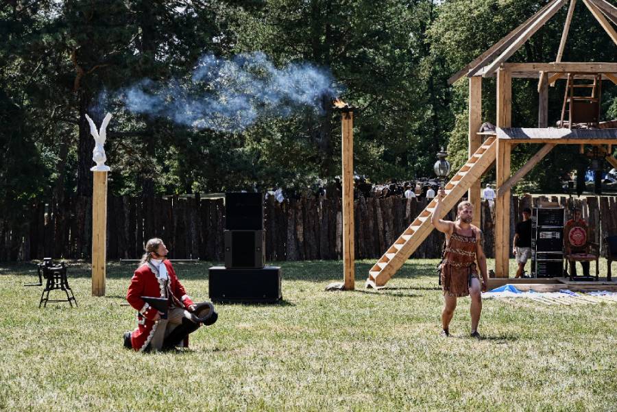 Výpravná galashow. Zdroj: Historické kočáry