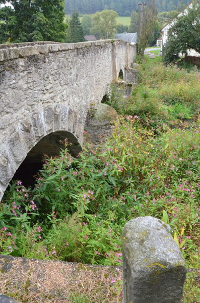 Barokní most v Dolním Kramolíně.