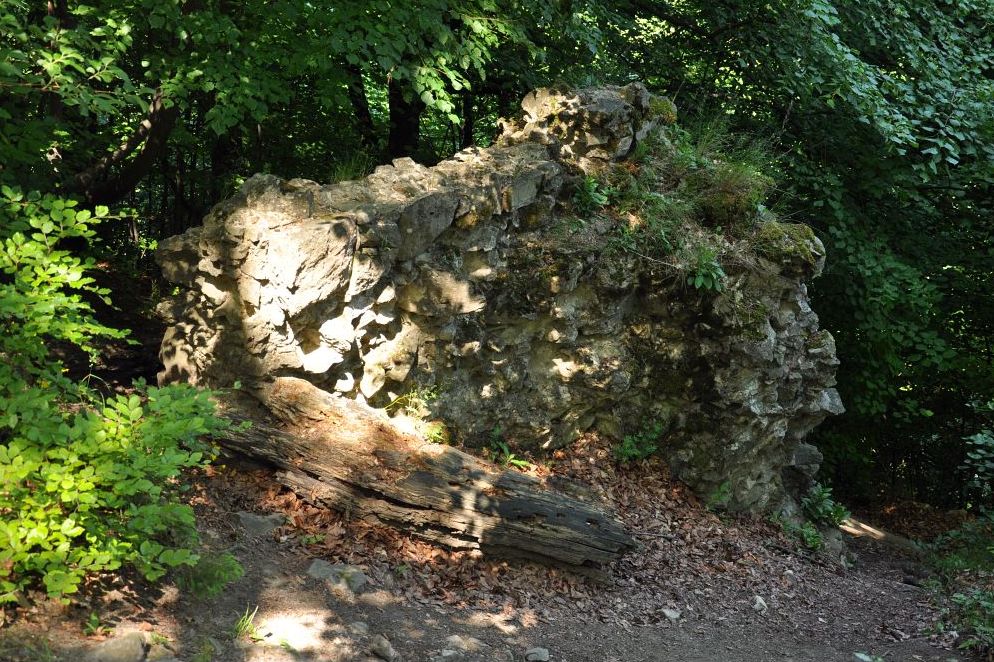 Zřícenina hradu Křídlo v okrese Kroměříž. Foto: Petr Fabian. Zdroj: <a href="http://www.hrady-zriceniny.cz">Hrady-zříceniny.cz</a>