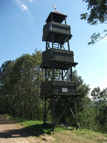 Rozhledna Jahůdka. Zdroj: <a href="https://www.rozhlednovymrajem.cz/">rozhlednovymrajem.cz</a>