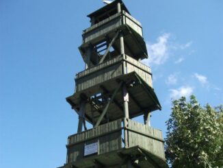 Rozhledna Jahůdka (foto upraveno). Zdroj: rozhlednovymrajem.cz