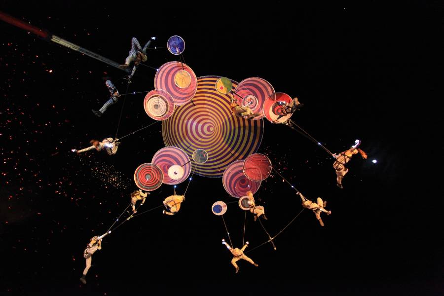 Akrobati se budou vznášet nad hlavami diváků. Zdroj: Plzeň – TURISMUS