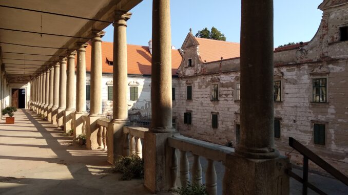 Zdroj: Státní zámek Uherčice