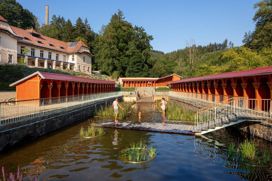 Sluneční lázně v Luhačovicích. Zdroj: Sluneční lázně