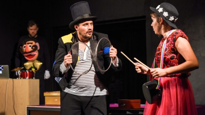 O popleteném kouzelníkovi. Zdroj: Divadlo Tramtarie