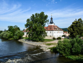 Zámek Dobřichovice. Zdroj: Shutterstock.com/Budovy/památky, Svátky/1763988752