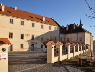 Zámek Nižbor. Foto: Petr Fabian. Zdroj: Hrady-zříceniny.cz