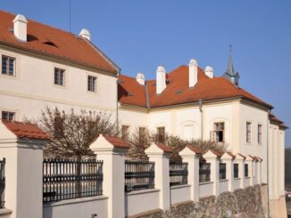 Zámek Nižbor. Foto: Petr Fabian. Zdroj: Hrady-zříceniny.cz