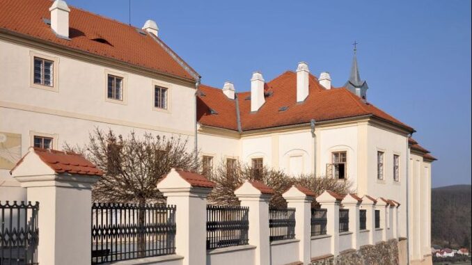 Zámek Nižbor. Foto: Petr Fabian. Zdroj: Hrady-zříceniny.cz