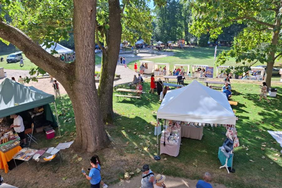 Makové slavnosti na zámku Ploskovice. Zdroj: Café Páv