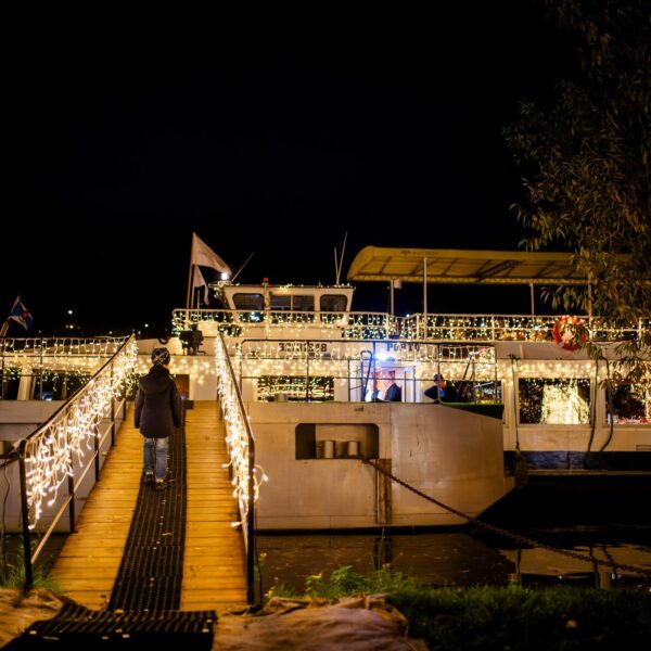 Plavba světelnou lodí. Zdroj: DECOLED s.r.o.