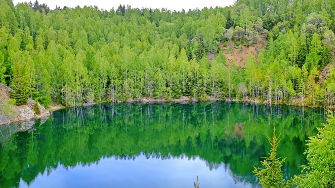 Kernberg, zatopený lom.