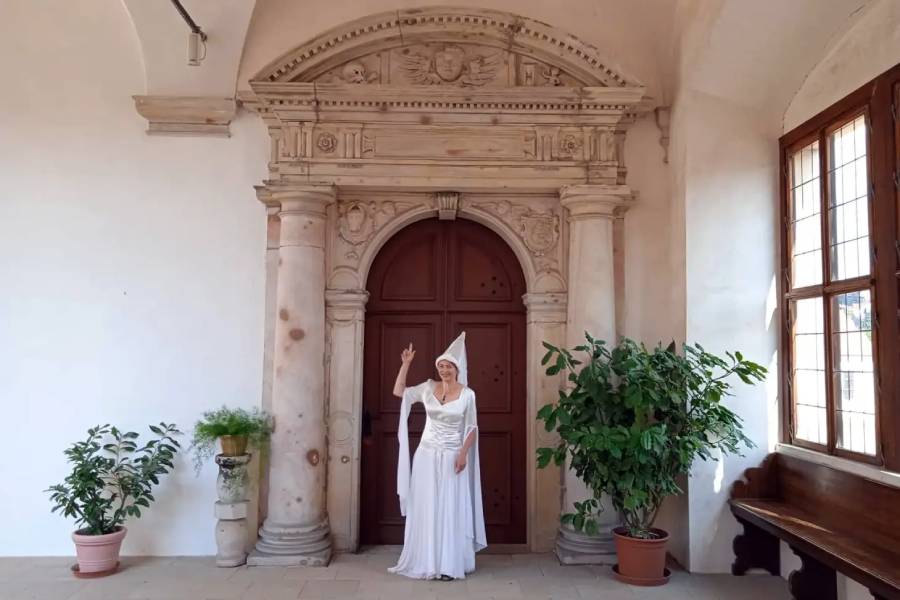 Prohlídky zámku s Bílou paní. Po stopách tajemných bytostí na Státním zámku Litomyšl. Zdroj: NPÚ