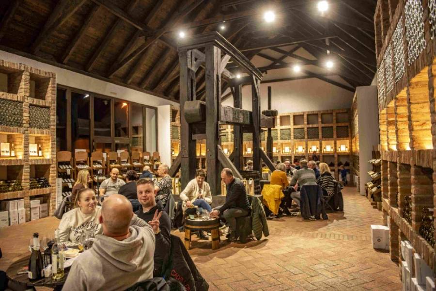 Den otevřených sklepů ve Valticích. Zdroj: @vinarskecentrum.cz