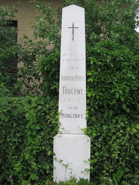 Náhrobek Mančinky.