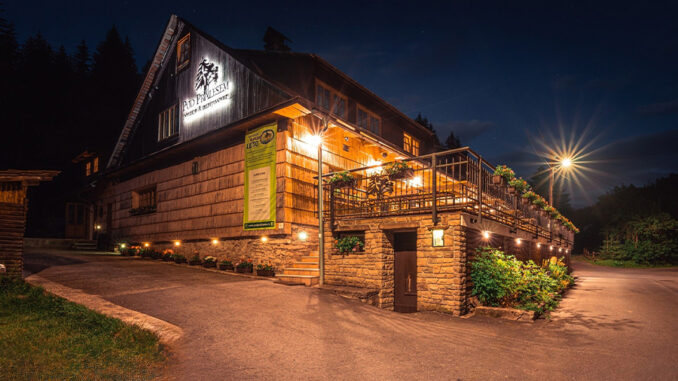 Pivovar a restaurace Pod Pralesem.