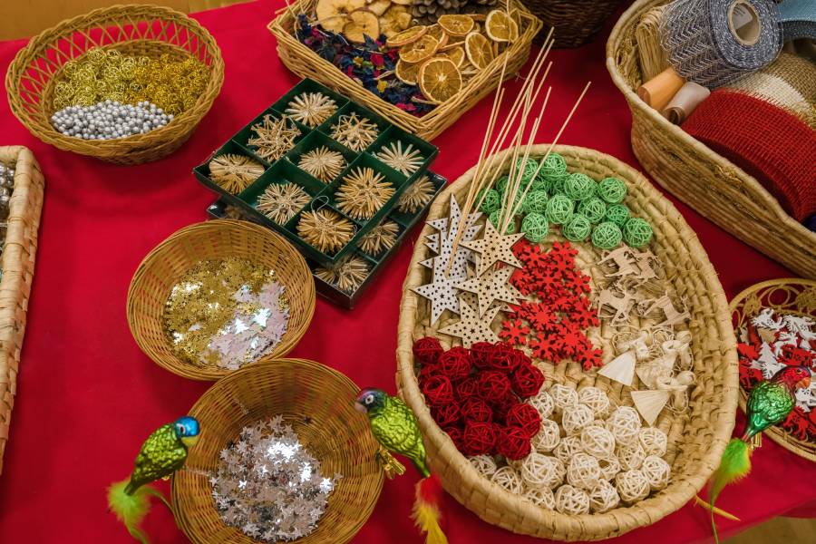 Vánoční dekorace. Foto: Petr Hamerník. Zdroj: Zoo Praha