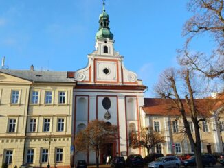 Kostel Narození Panny Marie na náměstí Mikuláše z Husi v Táboře. Foto: Anna Petruželková
