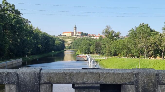 Plavební kanál Mělník