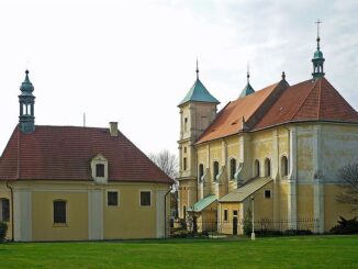 Kostel svatého Michaela archanděla.