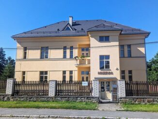 Hlavní budova muzea, Velitelská vila.