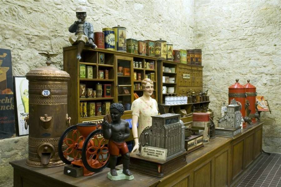 Obchod s kávou za časů našich prababiček. Zdroj: Hrad a zámek Staré Hrady