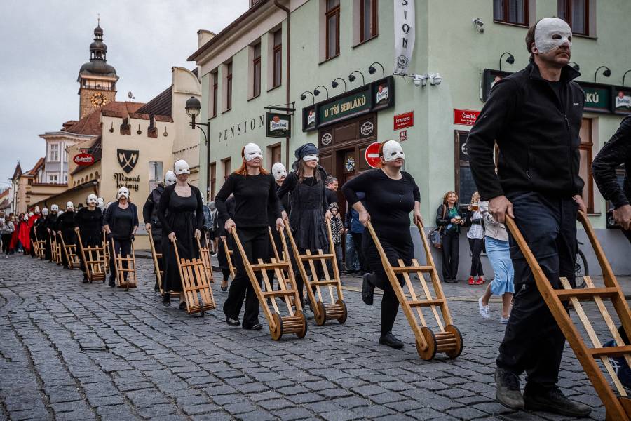 Velikonoční hrkání a festival Na zemi. Zdroj: Statutární město České Budějovice, inBudejovice.cz