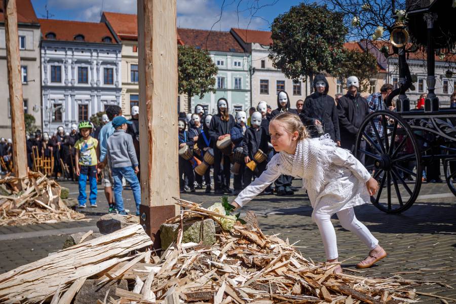 Velikonoční hrkání a festival Na zemi. Zdroj: Statutární město České Budějovice, inBudejovice.cz