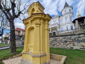 Kaple křížové cesty.