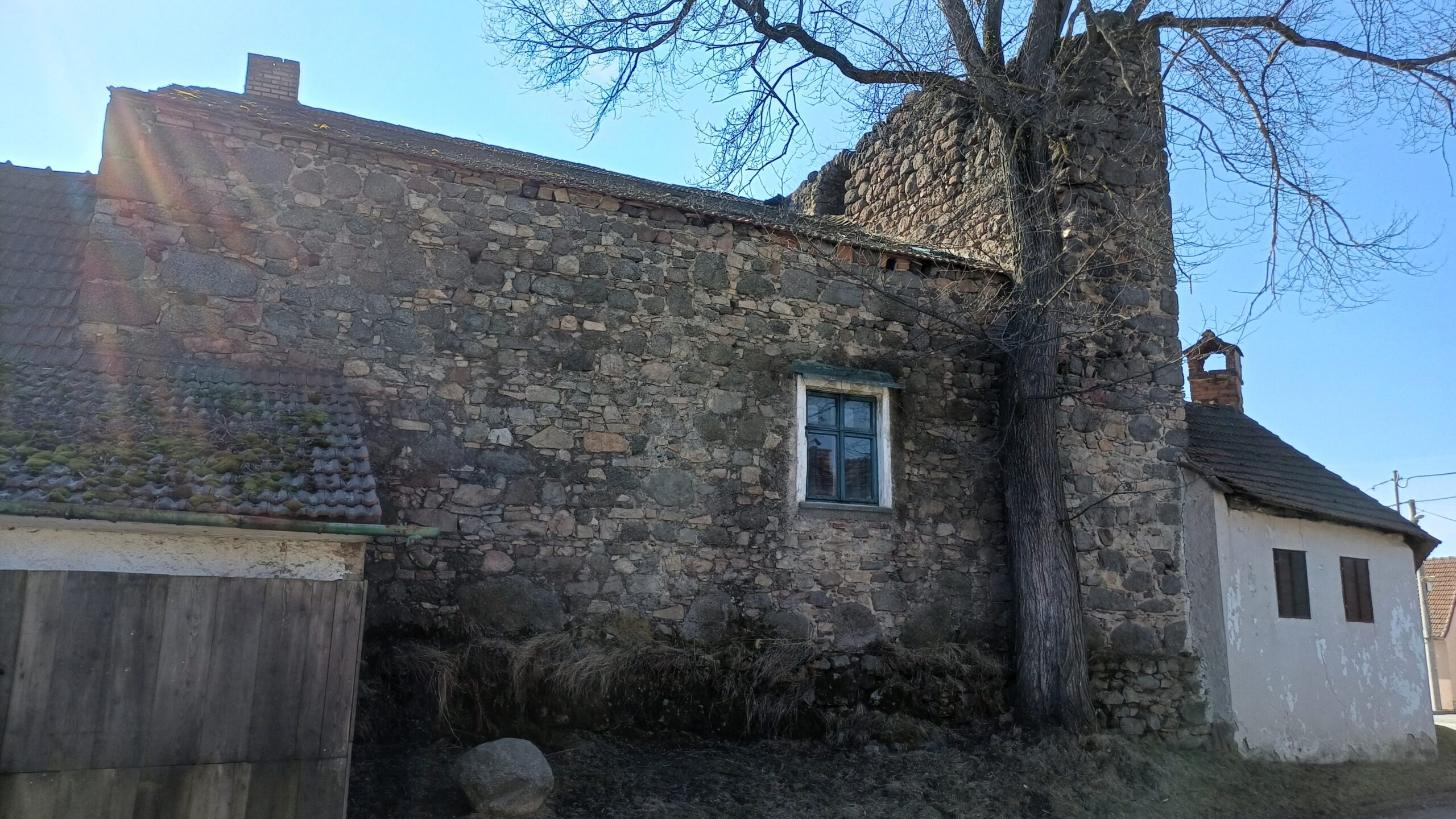 Tvrz Nárameč v okrese Třebíč. Foto: Anna Petruželková