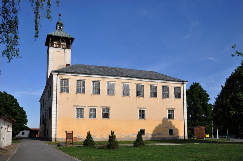 Zámek Dřevohostice. Foto: Petr Fabian. Zdroj: <a href="http://www.hrady-zriceniny.cz">Hrady-zříceniny.cz</a>