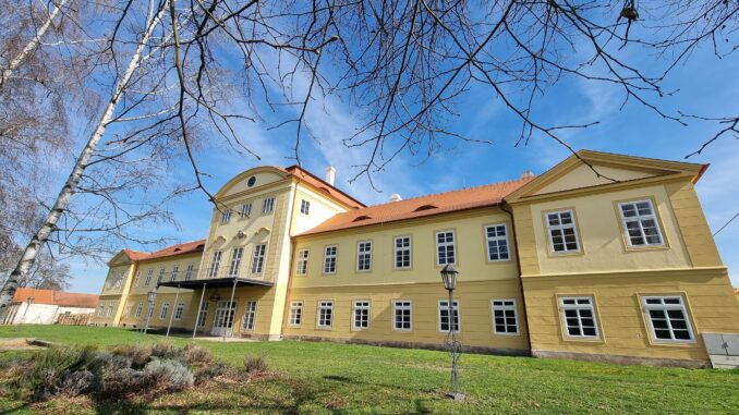 Zámek Vrbičany vás překvapí. Foto: Eva Audiová