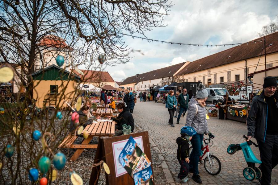 Velikonoční trhy v Telči. Zdroj: Panský dvůr Telč