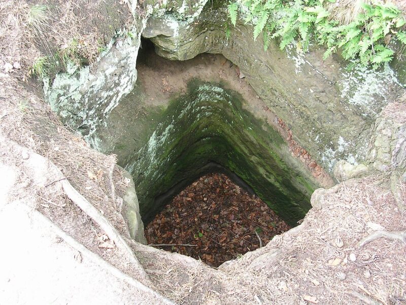 Pozůstatek cisterny na vodu.