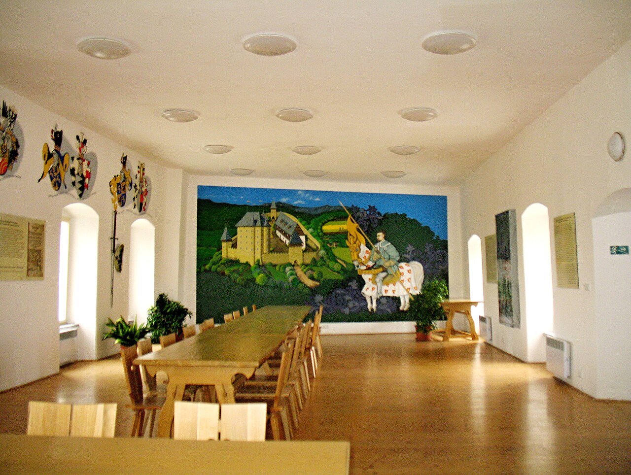 Tvrz Brozany nad Ohří. Autor: Marie Čcheidzeová, licence CC BY-SA 4.0 / Wikimedia Commons. Zdroj: <a href="https://commons.wikimedia.org/wiki/File:Tvrz_Brozany_-_interi%C3%A9r_(04).jpg">Creative Commons</a>