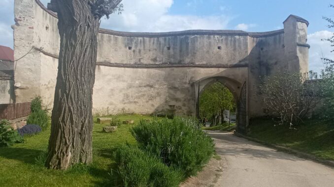 Hrad a zámek Dolní Kounice. Foto: Holka na vandru