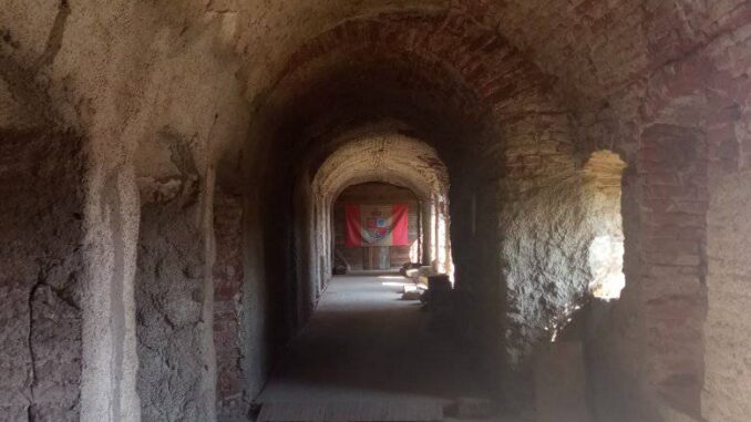 Hrad a zámek Dolní Kounice. Foto: Holka na vandru