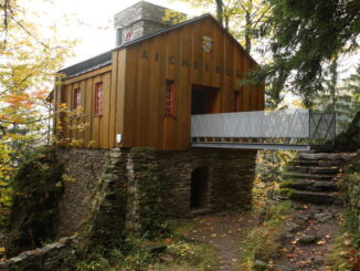 Hrad Aichelburg. Foto: Veselý výlet