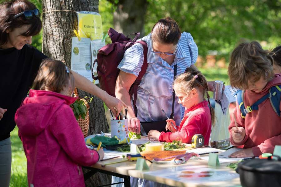 Den Země na Toulcově dvoře. Zdroj: Středisko ekologické výchovy Toulcův dvůr