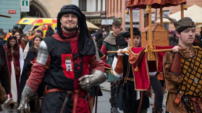 Královský průvod – Pouť císařovny Elišky je oblíbená akce v Poberouní. Zdroj: Město Beroun
